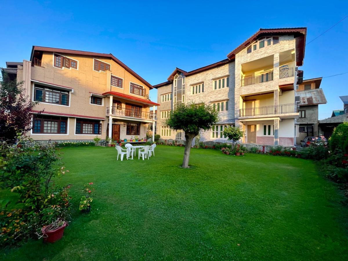 Khwaab Gah By The Khayabaan-Homestay Apartments Fully Furnished With Functional Kitchen, Wifi & Parking In City Centre Σριναγκάρ Εξωτερικό φωτογραφία
