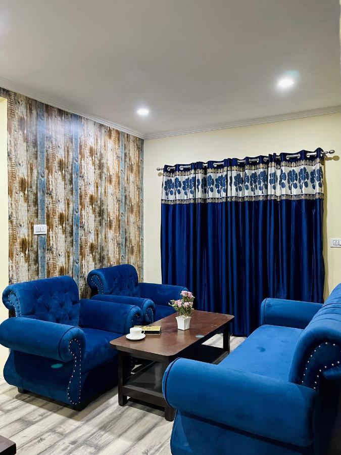 Khwaab Gah By The Khayabaan-Homestay Apartments Fully Furnished With Functional Kitchen, Wifi & Parking In City Centre Σριναγκάρ Εξωτερικό φωτογραφία