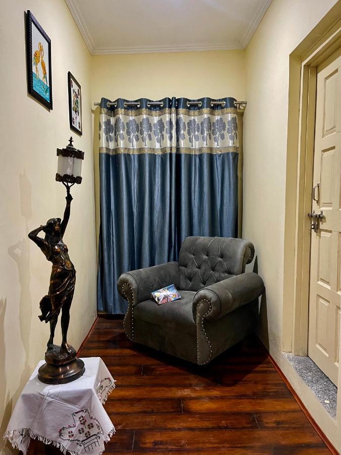 Khwaab Gah By The Khayabaan-Homestay Apartments Fully Furnished With Functional Kitchen, Wifi & Parking In City Centre Σριναγκάρ Εξωτερικό φωτογραφία