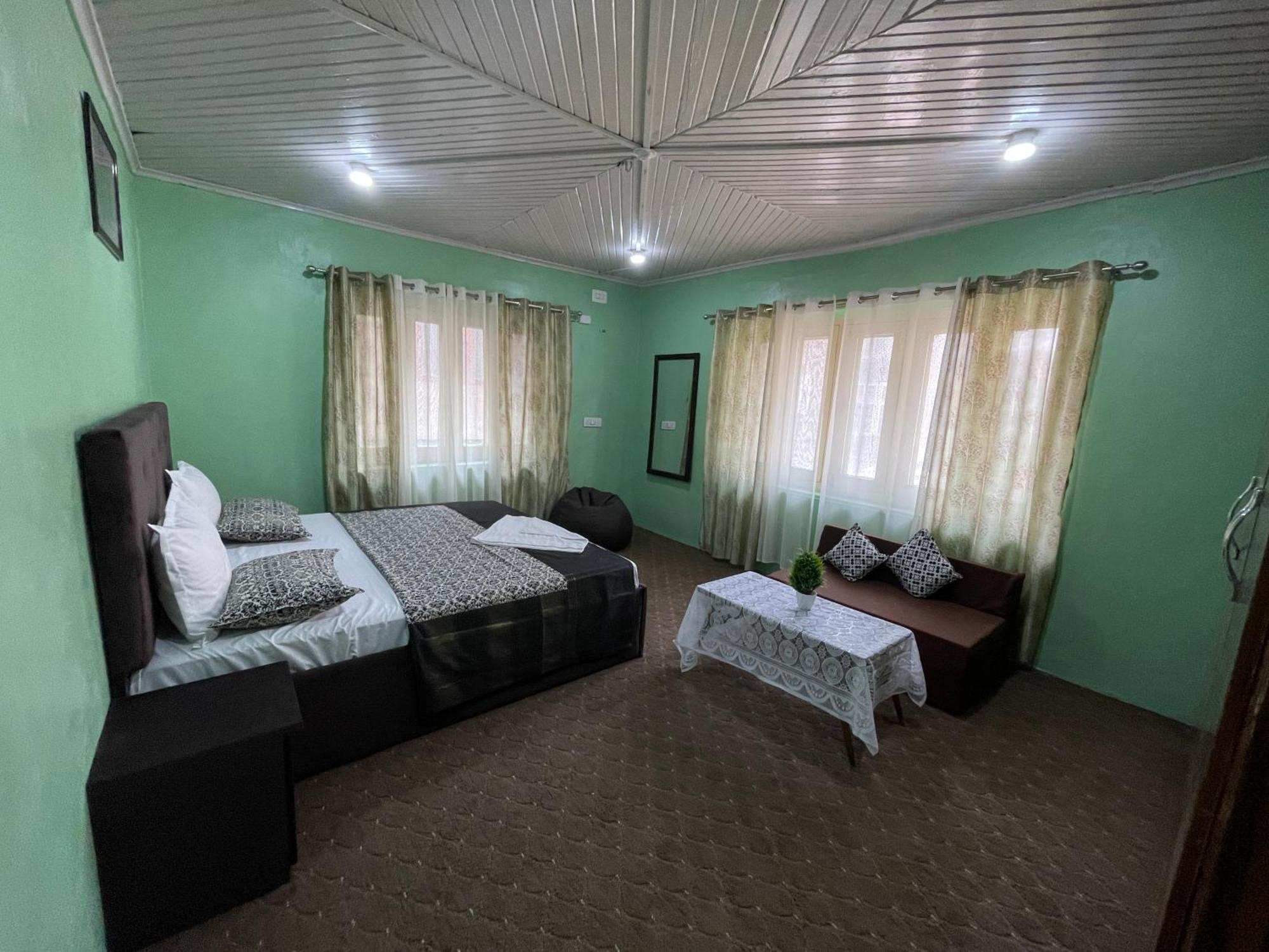 Khwaab Gah By The Khayabaan-Homestay Apartments Fully Furnished With Functional Kitchen, Wifi & Parking In City Centre Σριναγκάρ Εξωτερικό φωτογραφία