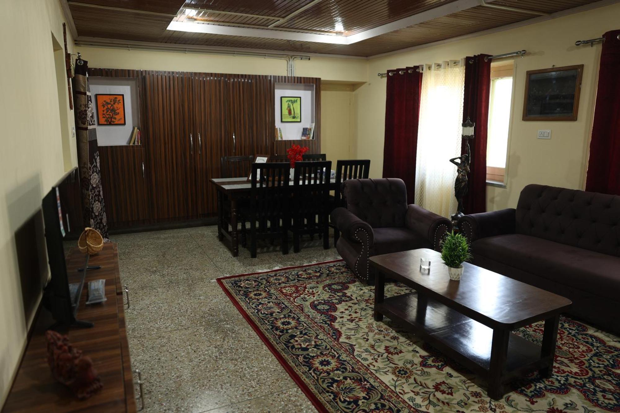 Khwaab Gah By The Khayabaan-Homestay Apartments Fully Furnished With Functional Kitchen, Wifi & Parking In City Centre Σριναγκάρ Εξωτερικό φωτογραφία