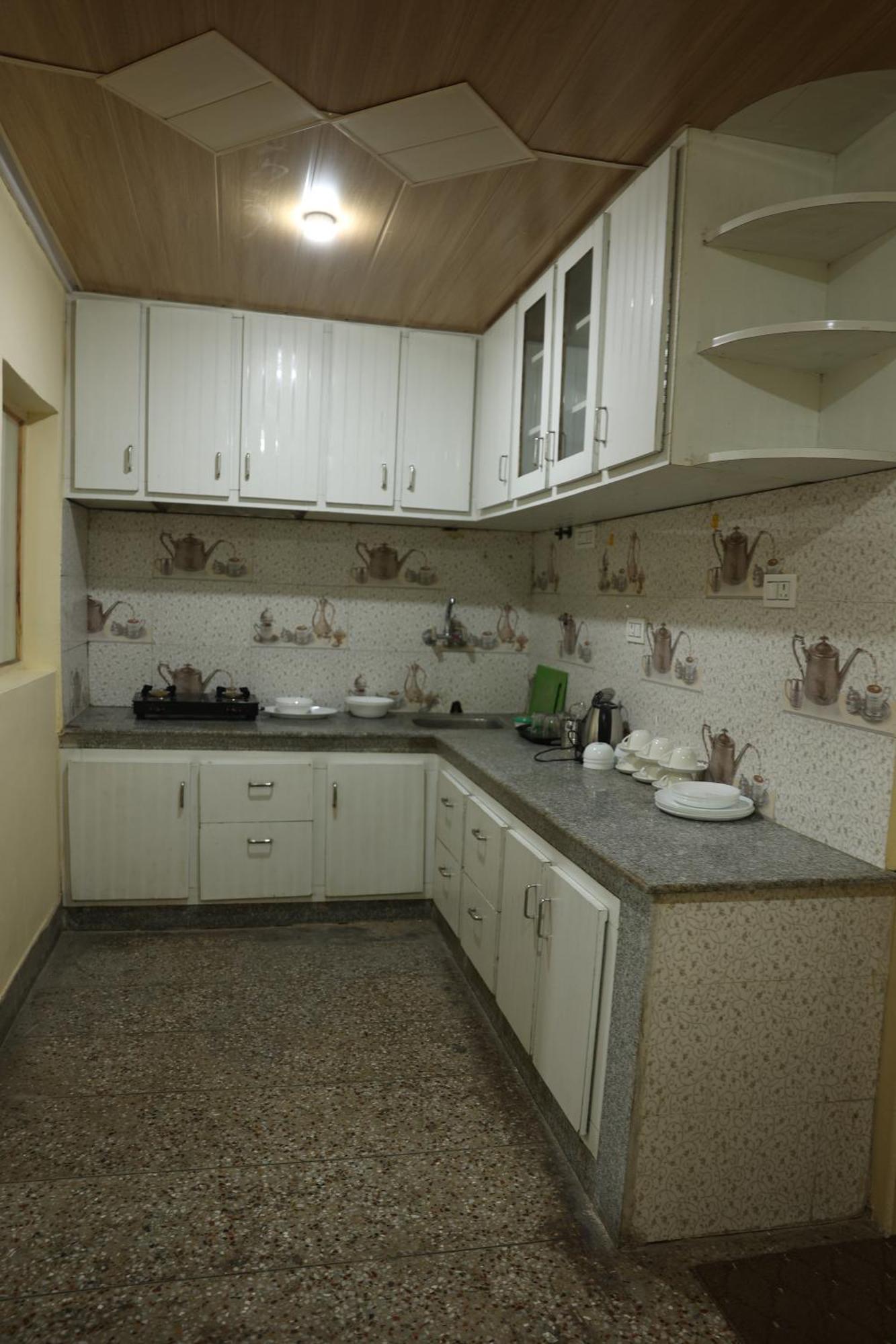 Khwaab Gah By The Khayabaan-Homestay Apartments Fully Furnished With Functional Kitchen, Wifi & Parking In City Centre Σριναγκάρ Εξωτερικό φωτογραφία