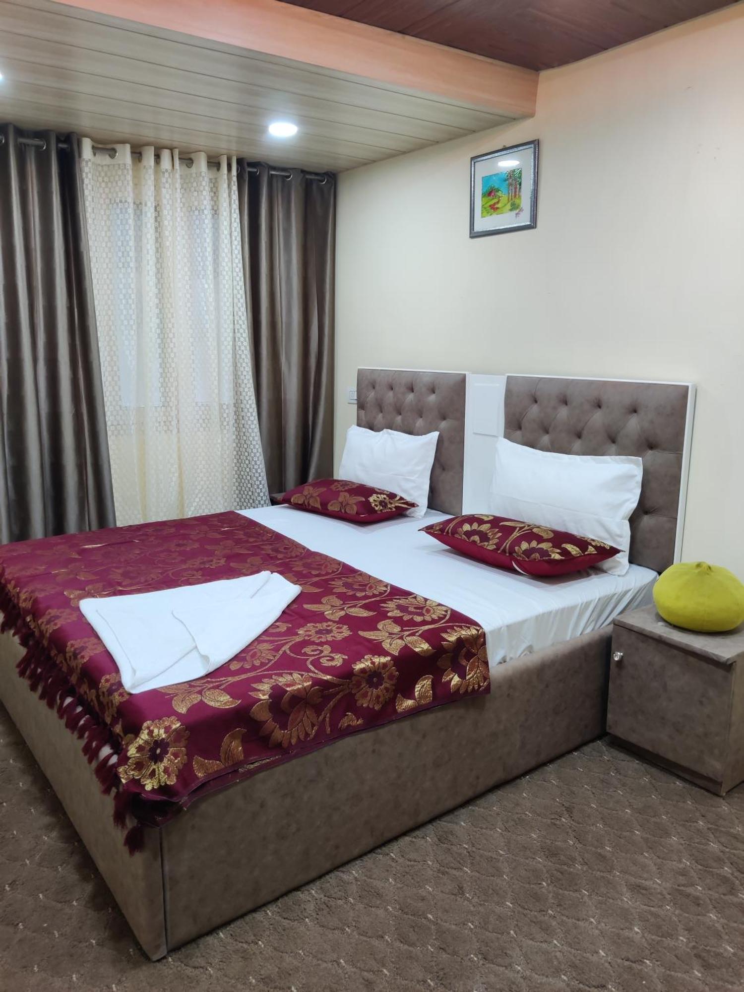 Khwaab Gah By The Khayabaan-Homestay Apartments Fully Furnished With Functional Kitchen, Wifi & Parking In City Centre Σριναγκάρ Εξωτερικό φωτογραφία