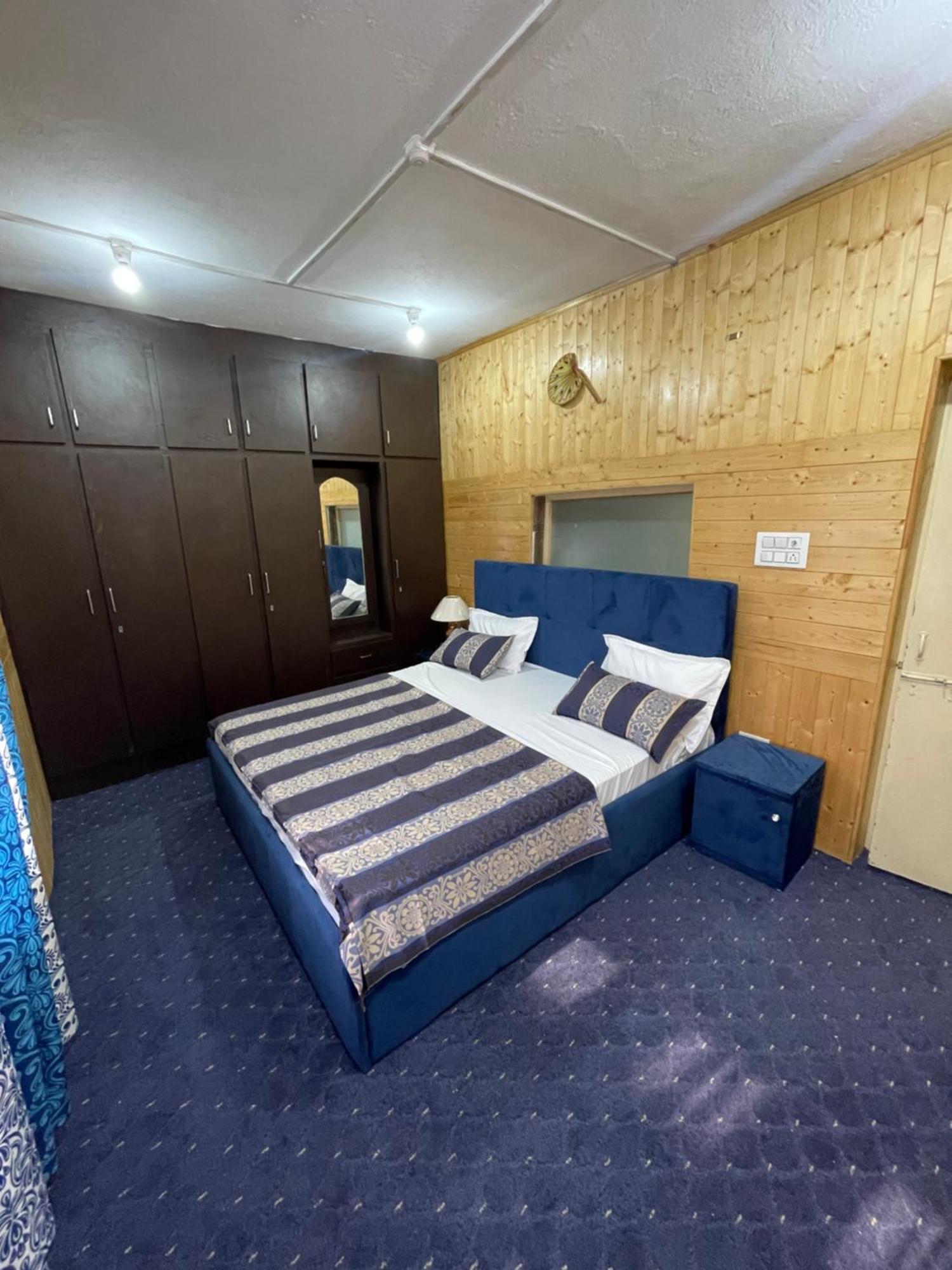 Khwaab Gah By The Khayabaan-Homestay Apartments Fully Furnished With Functional Kitchen, Wifi & Parking In City Centre Σριναγκάρ Εξωτερικό φωτογραφία