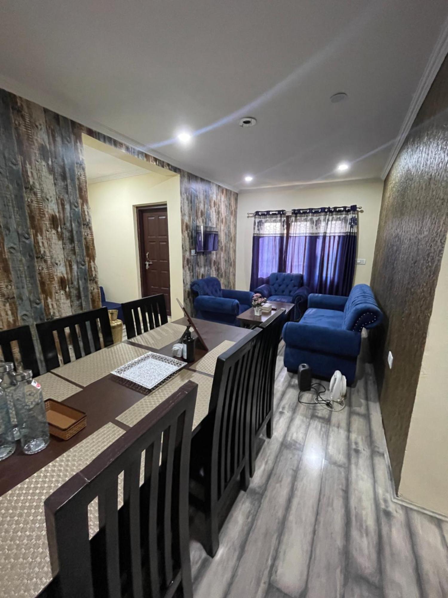 Khwaab Gah By The Khayabaan-Homestay Apartments Fully Furnished With Functional Kitchen, Wifi & Parking In City Centre Σριναγκάρ Εξωτερικό φωτογραφία