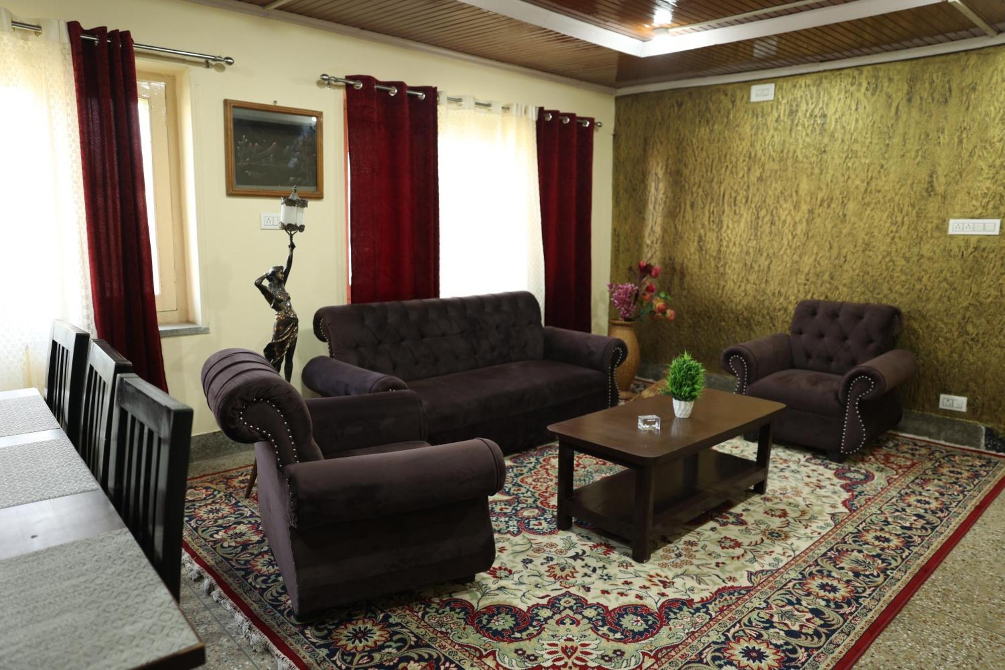 Khwaab Gah By The Khayabaan-Homestay Apartments Fully Furnished With Functional Kitchen, Wifi & Parking In City Centre Σριναγκάρ Εξωτερικό φωτογραφία